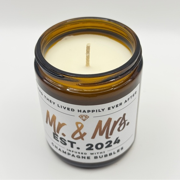 Wax Wit Mr and Mrs Candle Scented Champagne Bubbles Gift - Picture 4 of 5